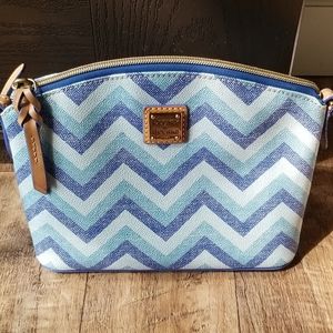 Chevron Suki Crossbody:  blue